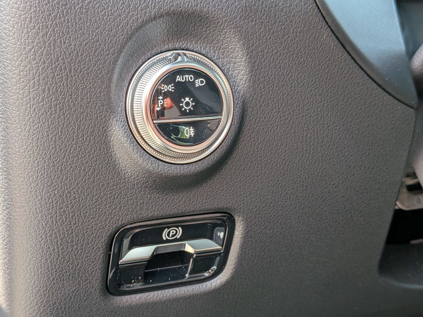 Used 2026 Mercedes-Benz CLE 300 4MATIC Coupe image 17