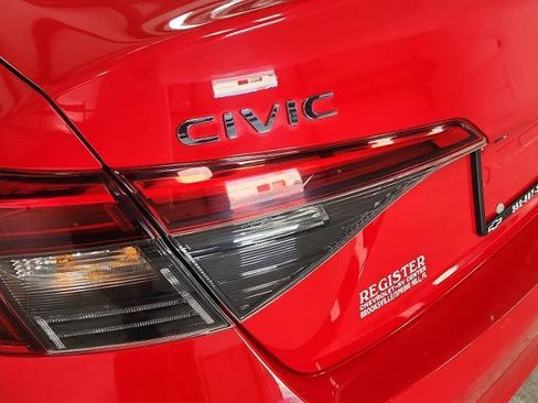Used 2023 Honda Civic Sport image 13