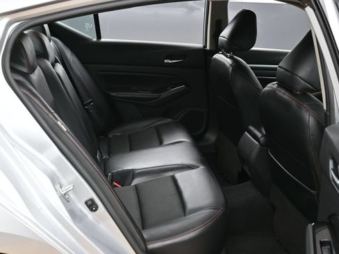 Used 2024 Nissan Altima 2.5 SR FWD image 30