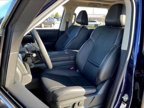 Certified 2025 INFINITI QX80 Pure image 33