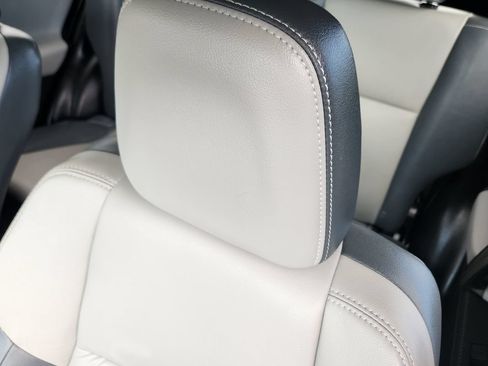 Used 2014 Toyota RAV4 Limited w/ Technology Package AWD/4WD image 18