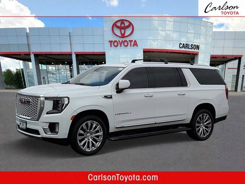 Used 2021 GMC Yukon XL Denali w/ Denali Ultimate Package image 1