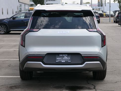 New 2026 Kia EV9 Wind image 5