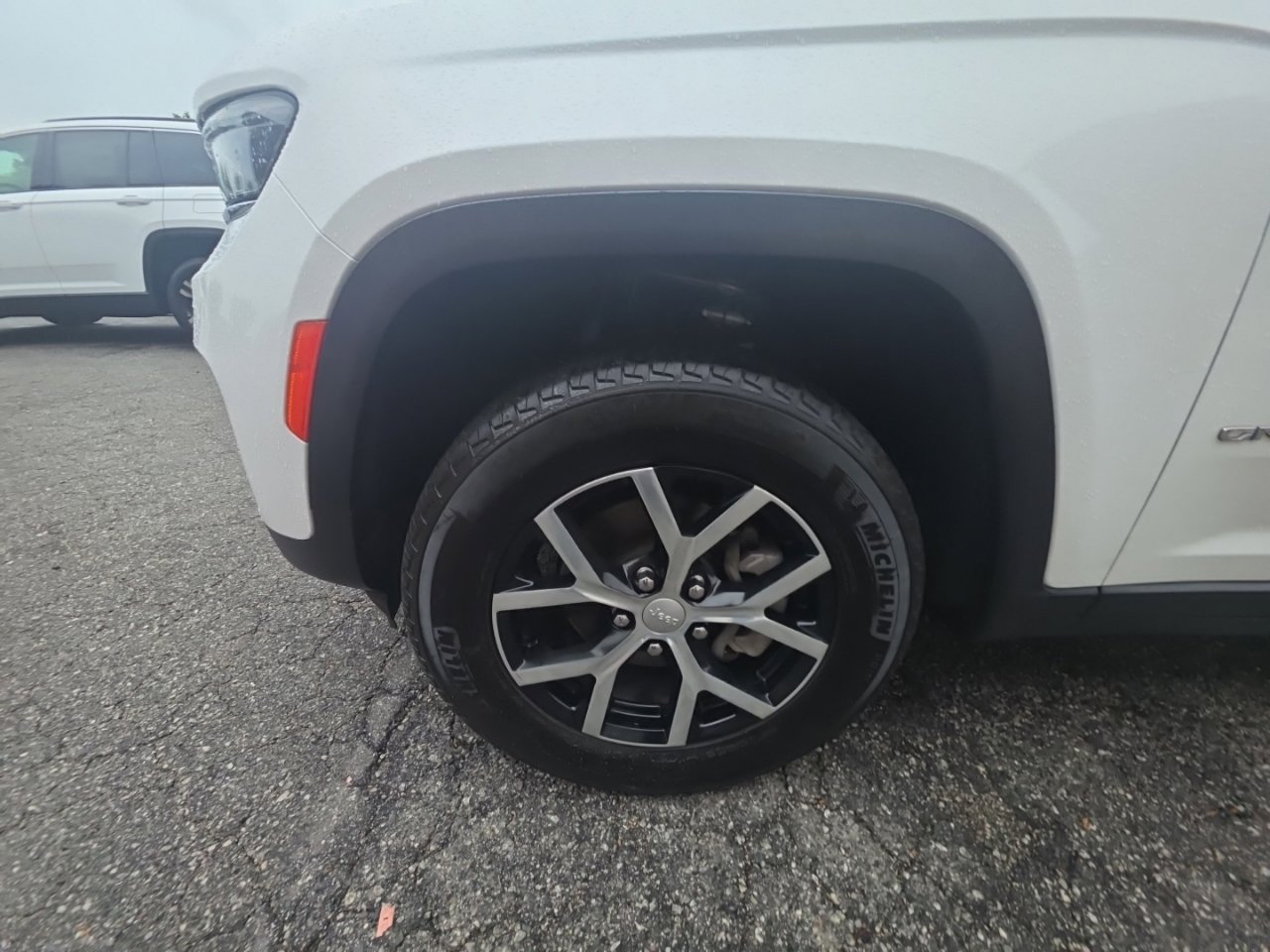 Used 2023 Jeep Grand Cherokee Limited RWD image 12