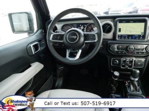 Used 2023 Jeep Gladiator Overland image 13