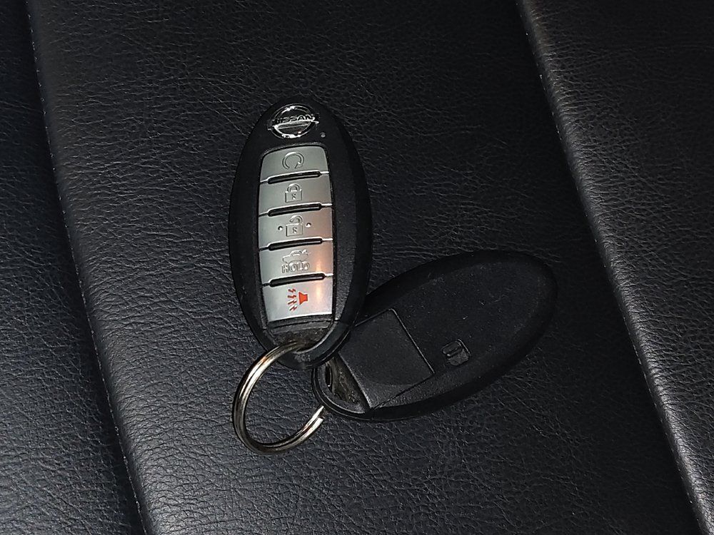 Used 2021 Nissan Sentra SR w/ SR Premium Package FWD image 32