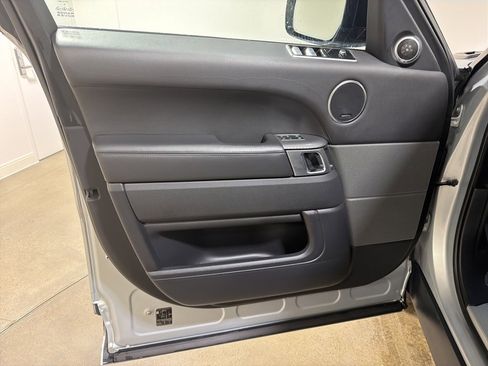 Used 2021 Land Rover Range Rover Sport HST image 9
