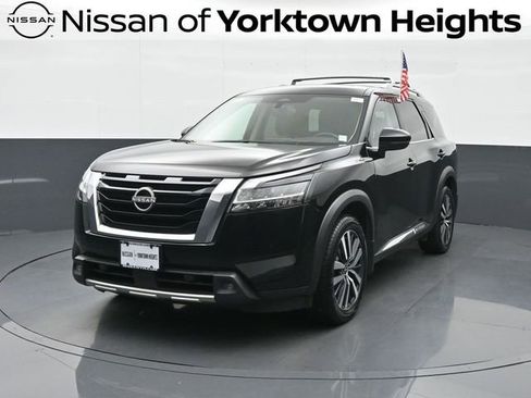 Used 2022 Nissan Pathfinder Platinum w/ Cargo Package image 1