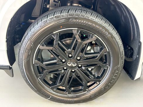 New 2026 INFINITI QX80 4WD w/ Sport Exterior Package image 40