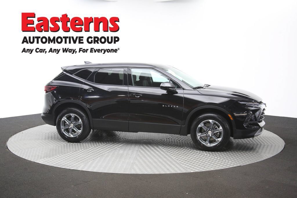 Used 2025 Chevrolet Blazer LT FWD image 48