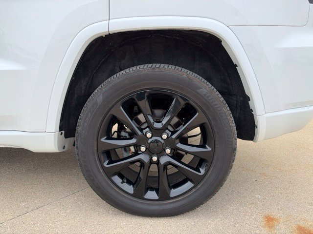 Used 2021 Jeep Grand Cherokee Laredo X AWD/4WD image 11
