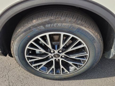 Used 2024 Ford Escape SE image 17