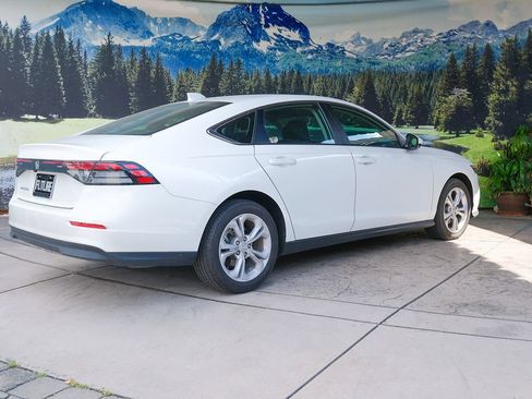 Used 2025 Honda Accord LX image 5