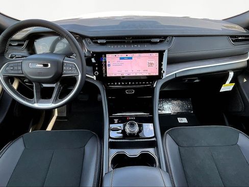 New 2026 Jeep Grand Cherokee L 4WD image 10