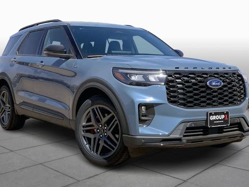 New 2026 Ford Explorer ST-Line w/ ST-Line Street Pack RWD image 2