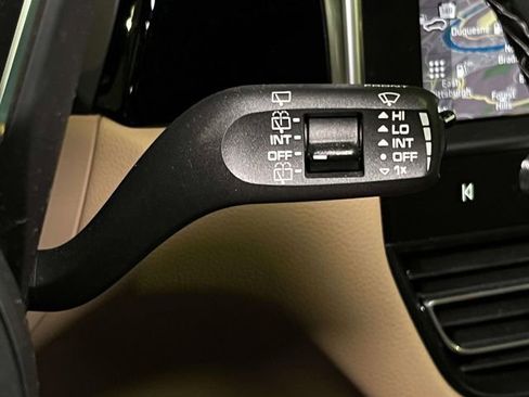 Certified 2024 Porsche Macan image 41