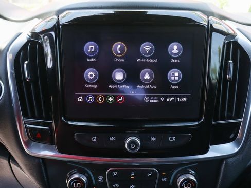 Used 2022 Chevrolet Traverse LT image 29