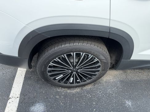 New 2026 Volkswagen Taos SE FWD image 8