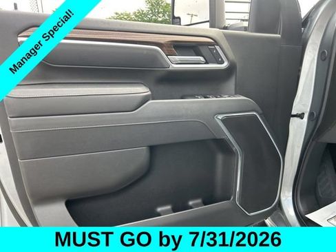 Used 2025 Chevrolet Silverado 2500 LT w/ Convenience Package AWD/4WD image 11