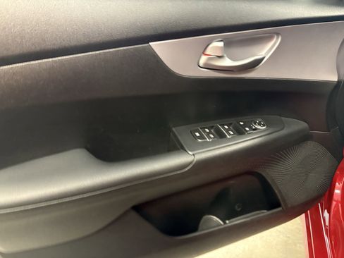 Used 2024 Kia Forte LXS image 4