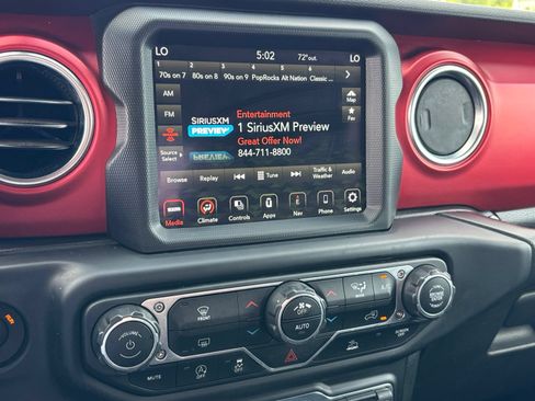 Used 2022 Jeep Wrangler Rubicon AWD/4WD image 21