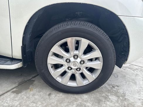 Used 2016 Toyota Sequoia Platinum AWD/4WD image 11