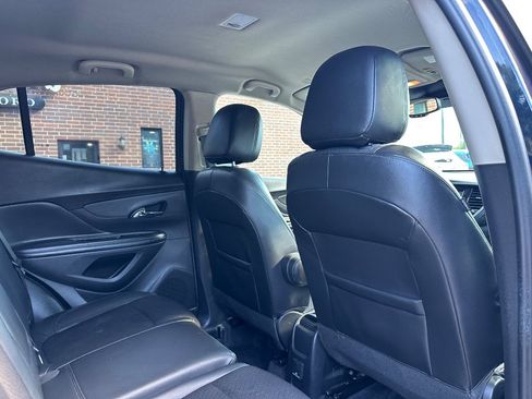 Used 2022 Buick Encore Preferred w/ Safety Package II AWD/4WD image 17