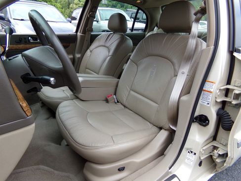 Used 2001 Lincoln Continental image 22