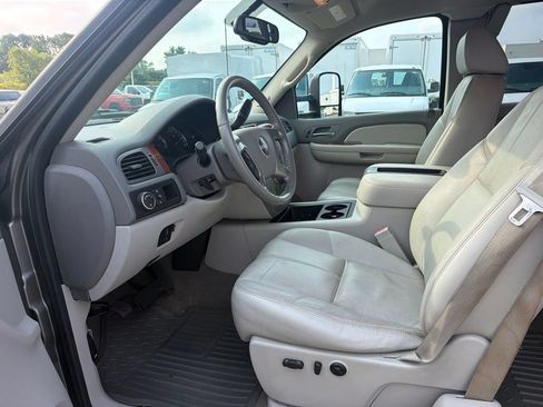 Used 2008 GMC Sierra 3500 SLT w/ EZ-Lift Tailgate Package RWD image 21