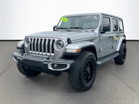 Used 2018 Jeep Wrangler Unlimited Sahara AWD/4WD image 3