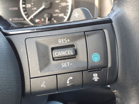 Used 2023 Nissan Rogue SV w/ SV Premium B Package image 9