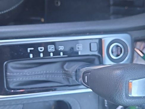Used 2024 Nissan Sentra SV FWD image 17