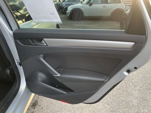 Used 2020 Volkswagen Passat 2.0T SE image 14