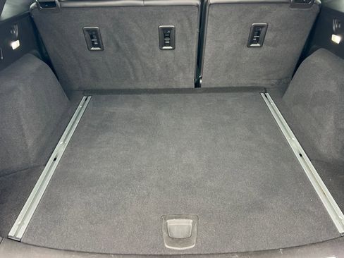 Used 2022 Cadillac XT5 Premium Luxury image 15