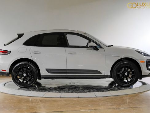 Used 2024 Porsche Macan AWD/4WD image 9