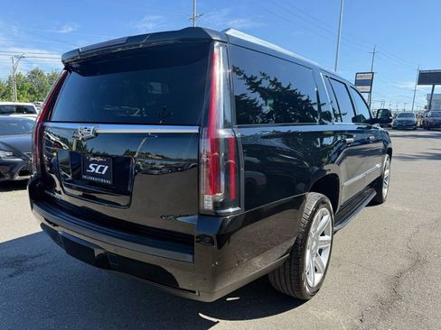 Used 2019 Cadillac Escalade ESV Luxury image 7