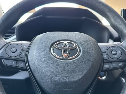 Used 2021 Toyota RAV4 XLE w/ Carpet Mat Package (TMS) FWD image 24