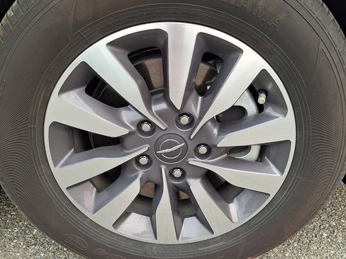 Used 2023 Chrysler Pacifica Limited FWD image 8