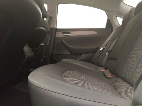 Used 2019 Hyundai Sonata SE FWD image 18