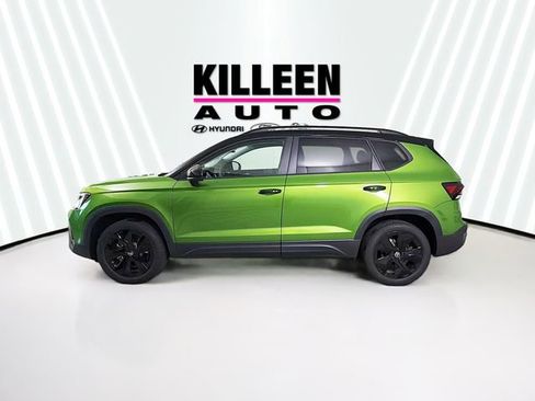 New 2026 Volkswagen Taos SE FWD image 4