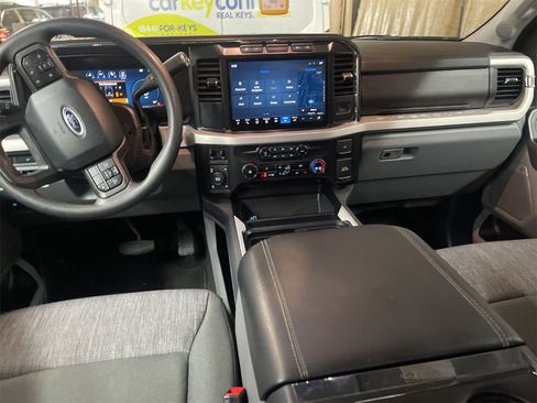 Used 2024 Ford F350 XLT w/ XLT Premium Package AWD/4WD image 7