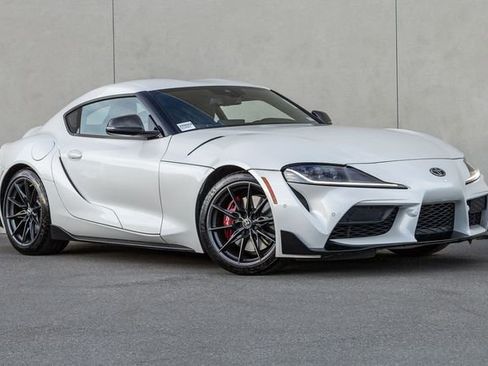 Used 2025 Toyota Supra Premium w/ Driver Assist Package image 17
