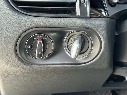 Certified 2023 Porsche Macan Turbo image 34