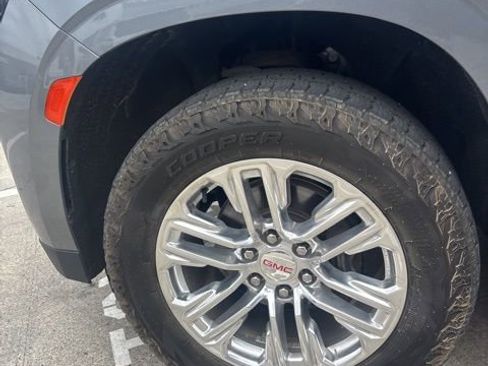 Used 2022 GMC Yukon SLT w/ SLT Luxury Package image 17