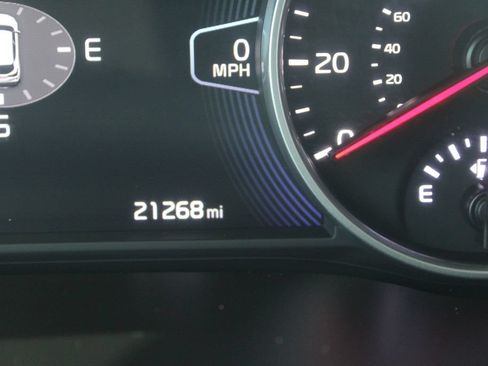 Certified 2023 Kia Seltos SX w/ SX Sunroof Package AWD/4WD image 29