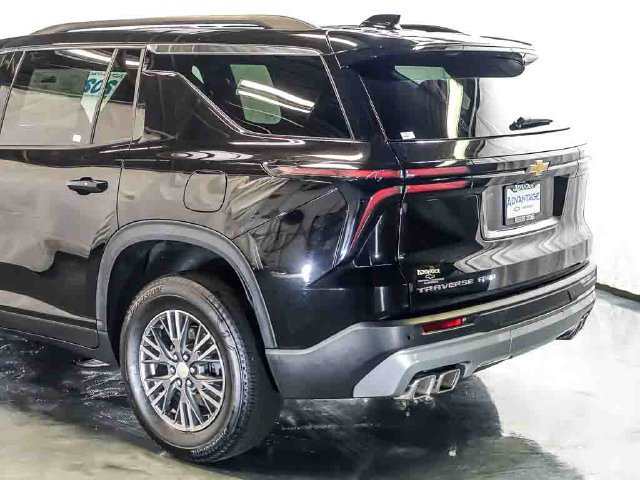 Certified 2026 Chevrolet Traverse LT AWD/4WD image 10