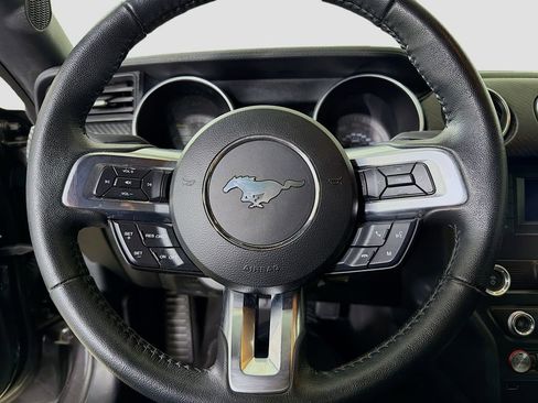 Used 2022 Ford Mustang Coupe image 14