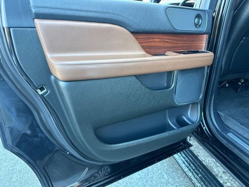 Used 2023 Lincoln Navigator L Reserve image 30