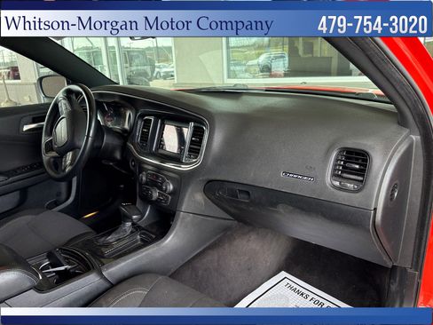 Used 2018 Dodge Charger SXT w/ Blacktop Package image 32