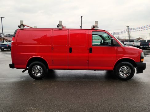 Used 2020 Chevrolet Express 2500 w/ Driver Convenience Package image 24
